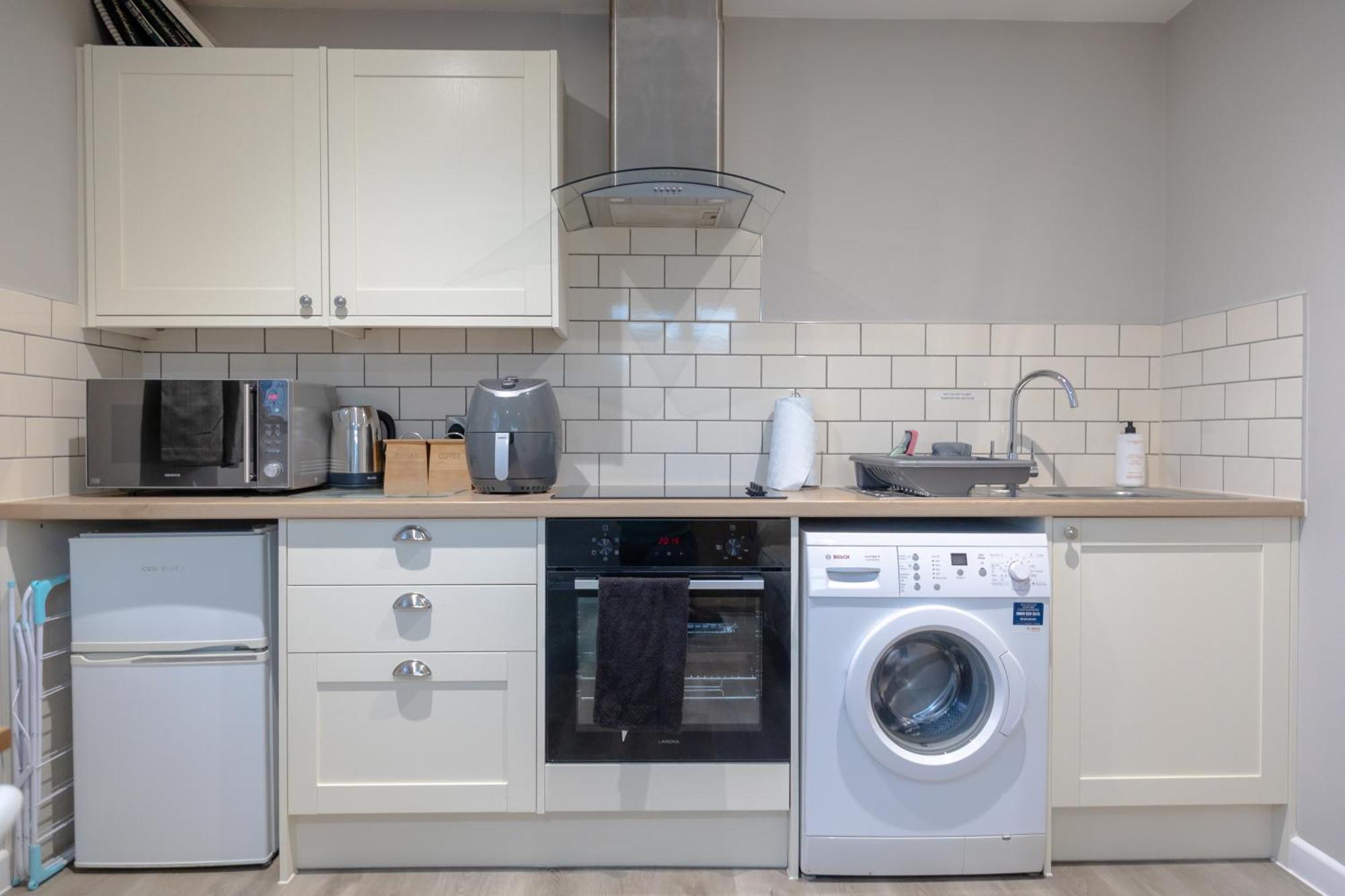 Modern Town Centre Apartment Leominster